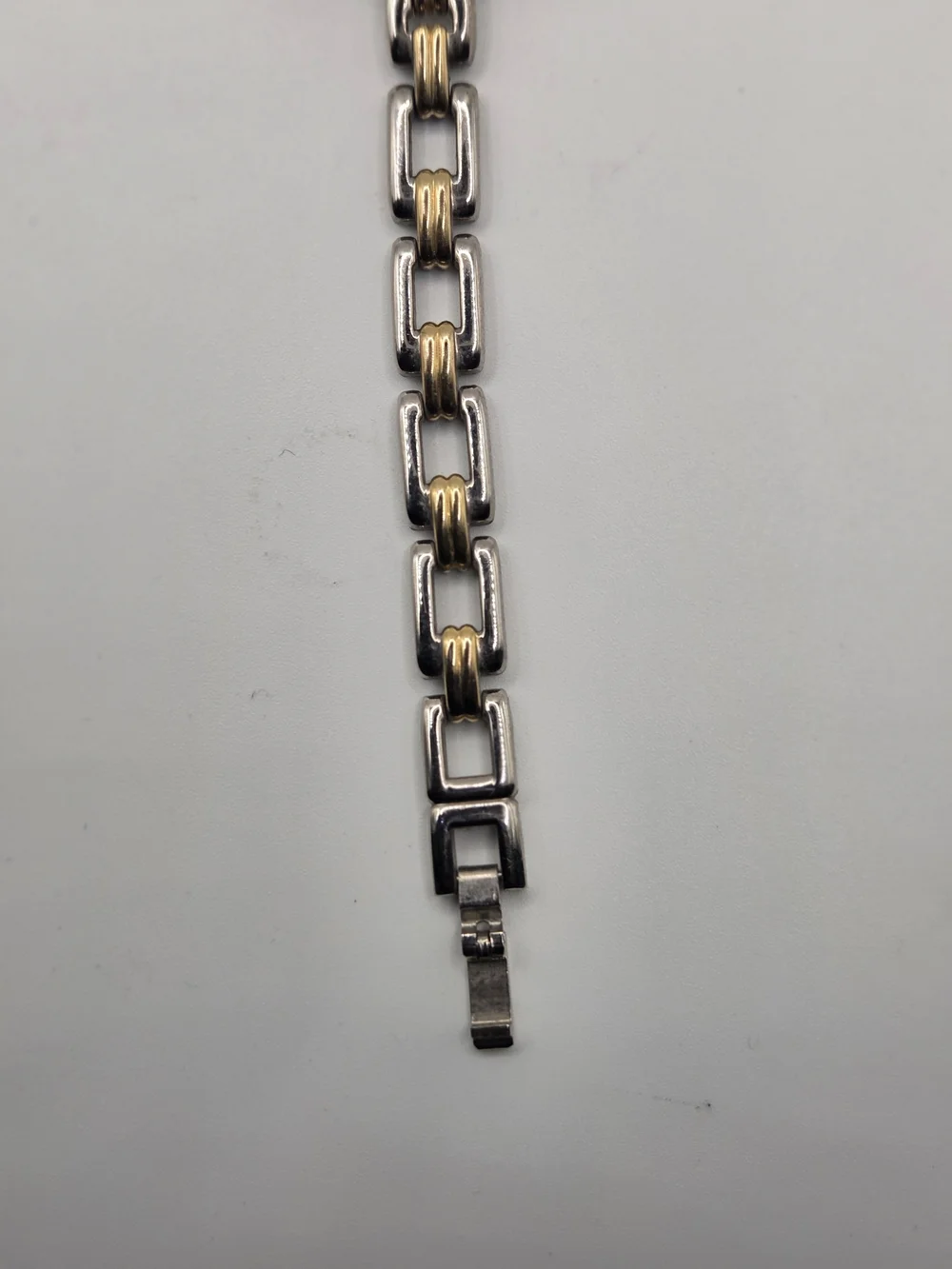 Timex Essentials Women’s Two Tone Gold Silver Watch Needs Battery